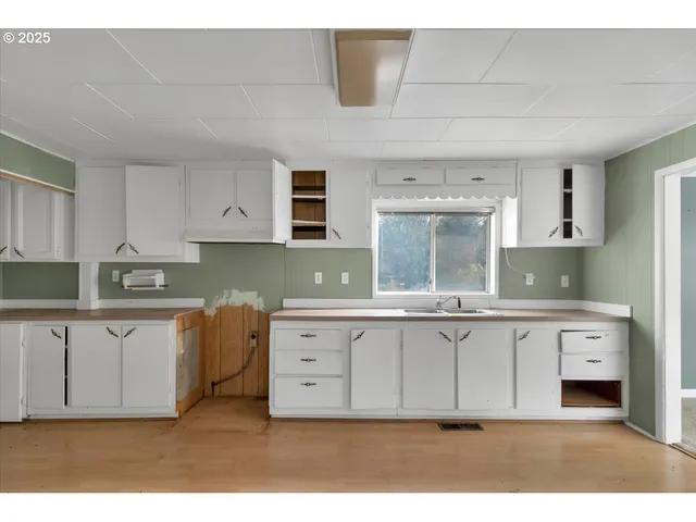 $324,900 | 1110 6th Avenue, Seaside, OR 97138