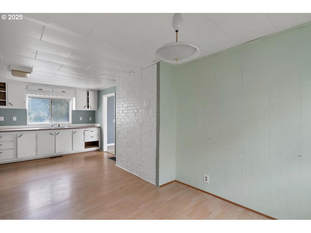 1110 6th Avenue Seaside, OR 97138 - Photo 20 of 48