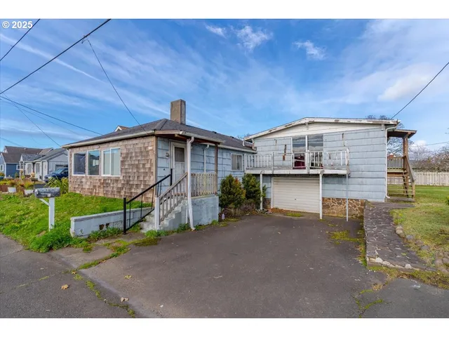 $324,900 | 1110 6th Avenue, Seaside, OR 97138