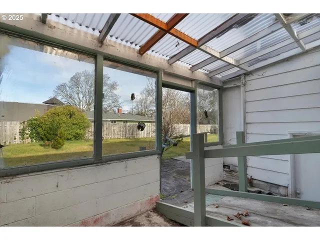 $324,900 | 1110 6th Avenue, Seaside, OR 97138