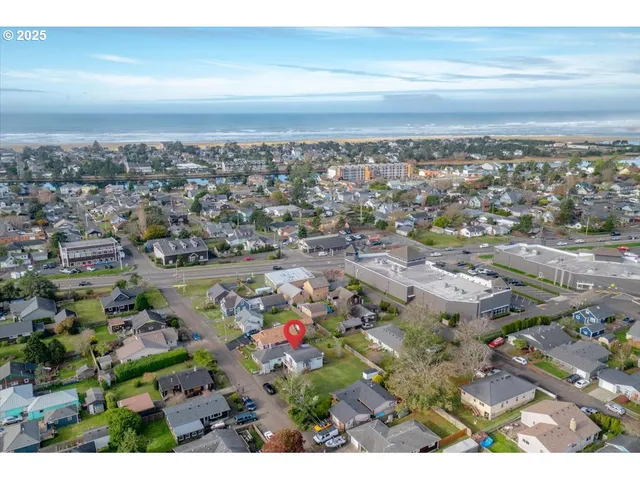 $324,900 | 1110 6th Avenue, Seaside, OR 97138