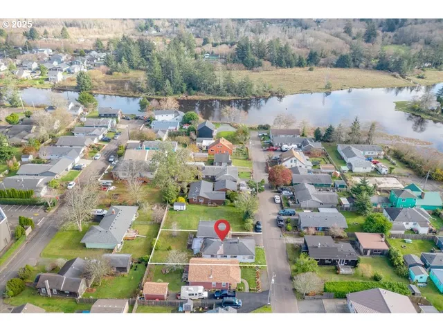 $324,900 | 1110 6th Avenue, Seaside, OR 97138