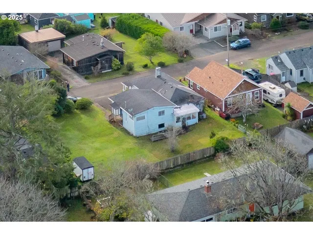 $324,900 | 1110 6th Avenue, Seaside, OR 97138