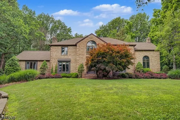 $824,900 | 4 Unneberg Avenue, Succasunna, NJ 07876