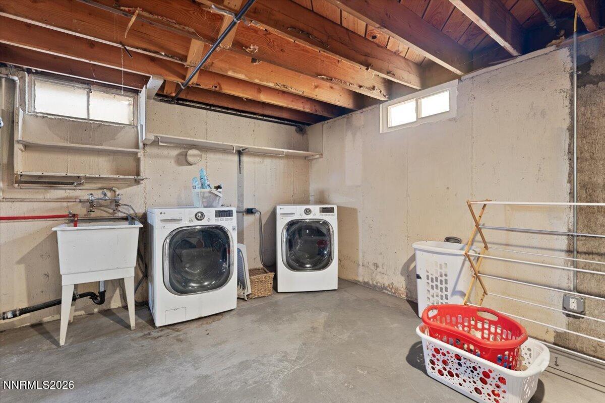 736 Yori Avenue Reno, NV 89502 - Photo 29 of 35 a utility room with dryer and washer