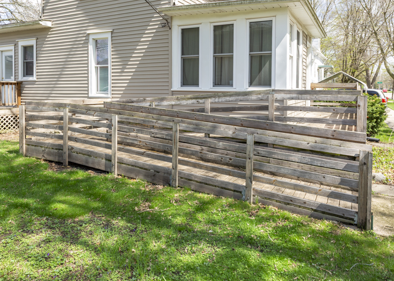 421 Prospect Street DeKalb, IL 60115 - Photo 4 of 37