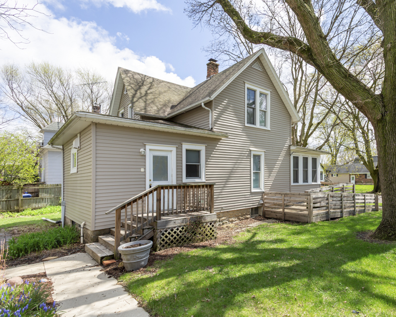 421 Prospect Street DeKalb, IL 60115 - Photo 5 of 37