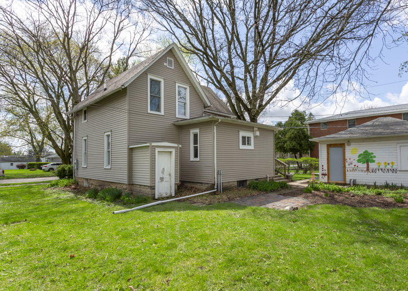 421 Prospect Street DeKalb, IL 60115 - Photo 7 of 37