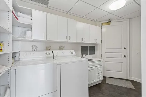 $1,195,000 | 750 Park Avenue Northeast, Unit 27S, Atlanta, GA 30326