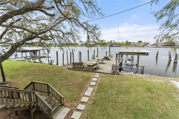 $262,000 | 4814 Jean Lafitte Boulevard, Lafitte, LA 70067