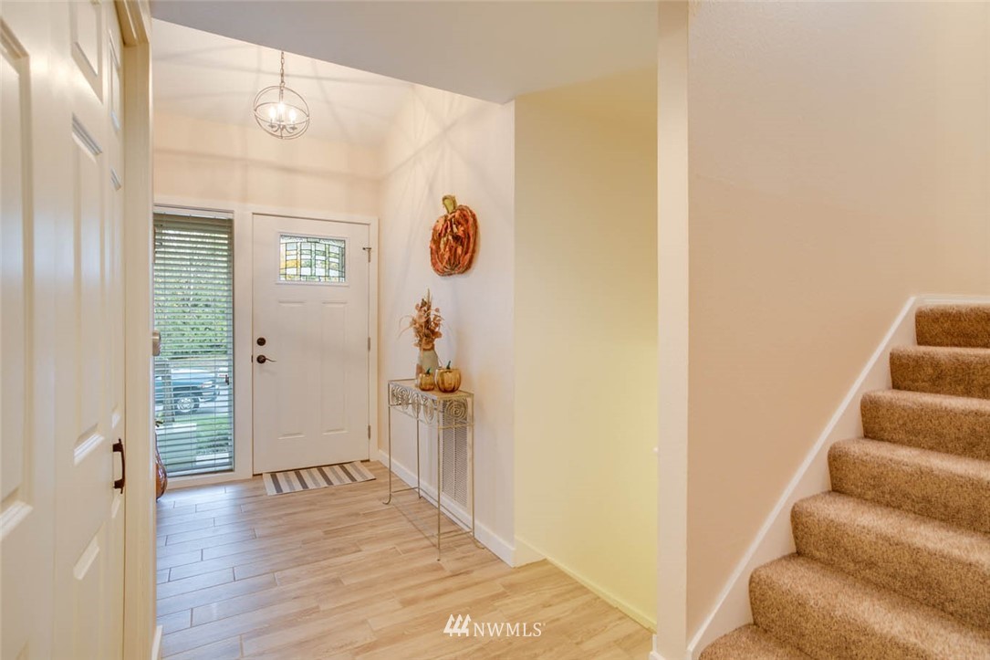 15707 Southeast 166th Place Renton, WA 98058 - Photo 3 of 24 Gallery Image 3