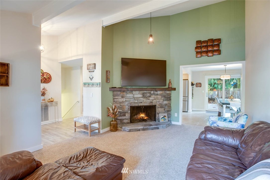 15707 Southeast 166th Place Renton, WA 98058 - Photo 7 of 24 Gallery Image 7