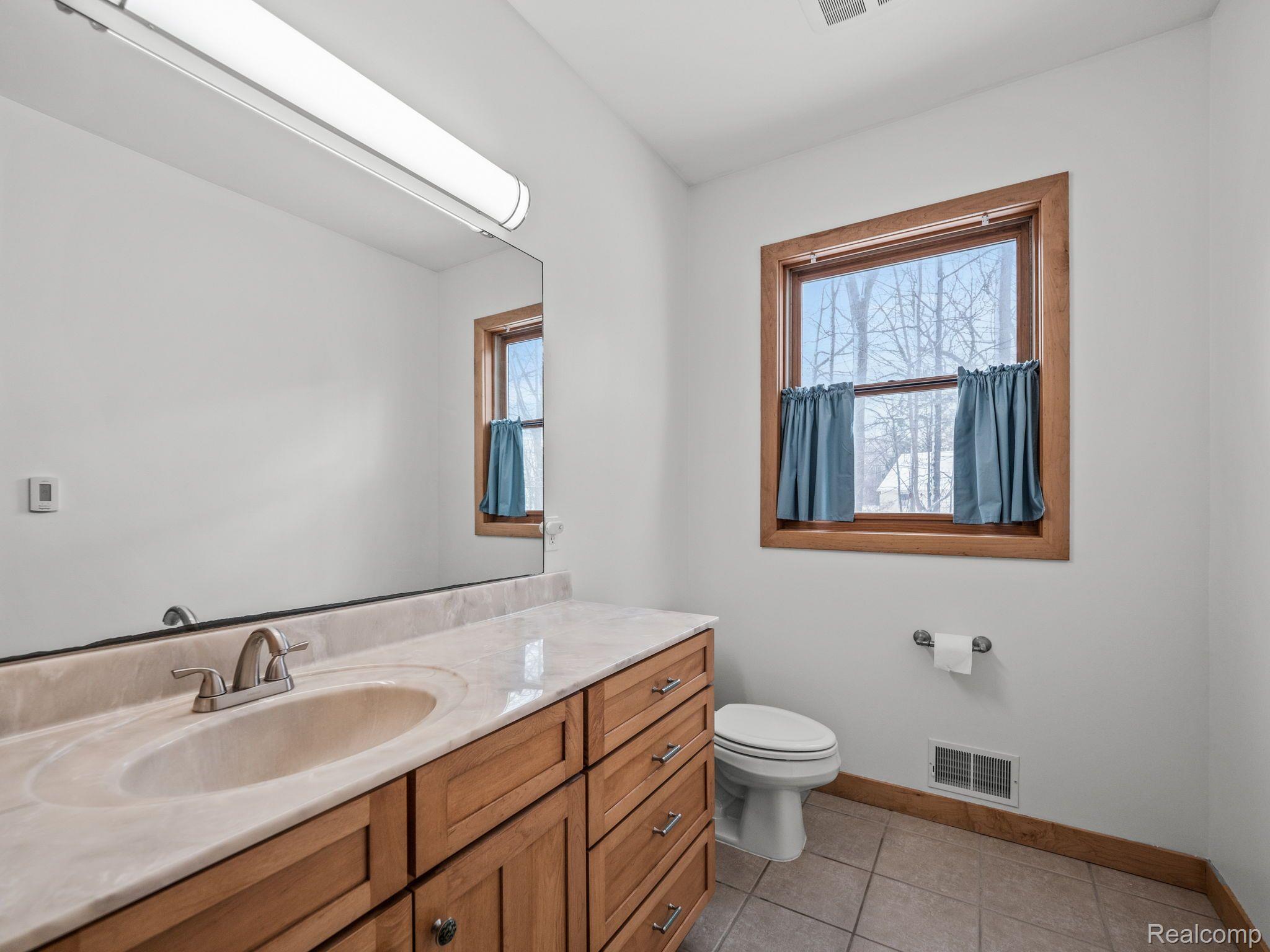 1799 West Barron Road Howell, MI 48855 - Photo 20 of 40 Heated floors in master bath