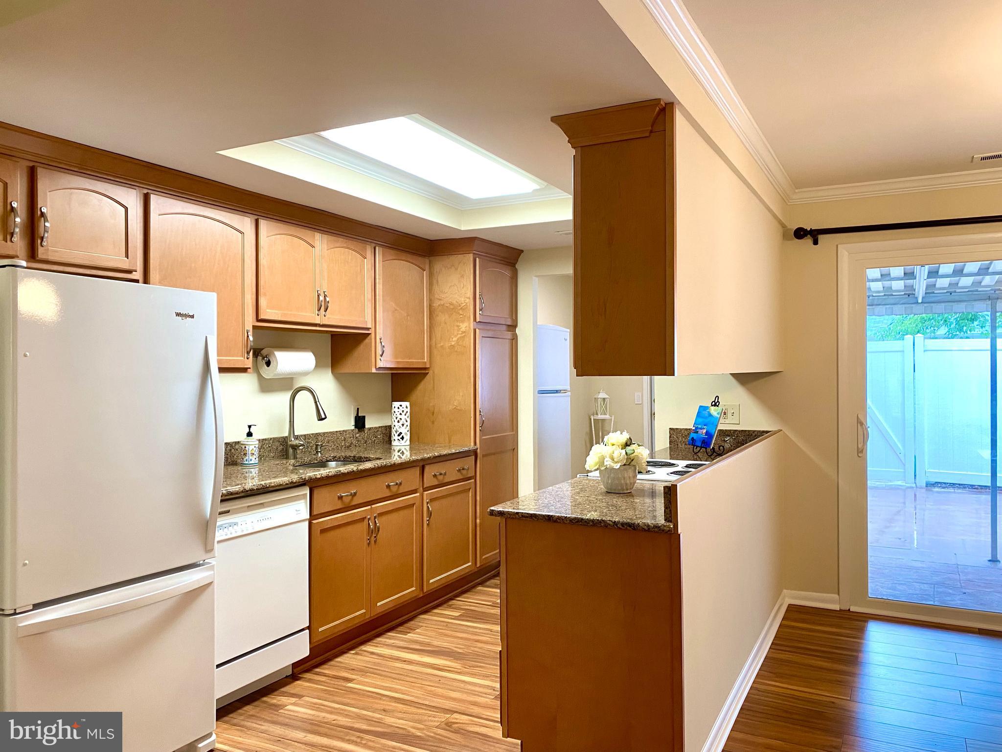 3408 Hallaton Court, Unit 165B Silver Spring, MD 20906 - Photo 12 of 40 FREEZER ON THE BOTTOM FRIG