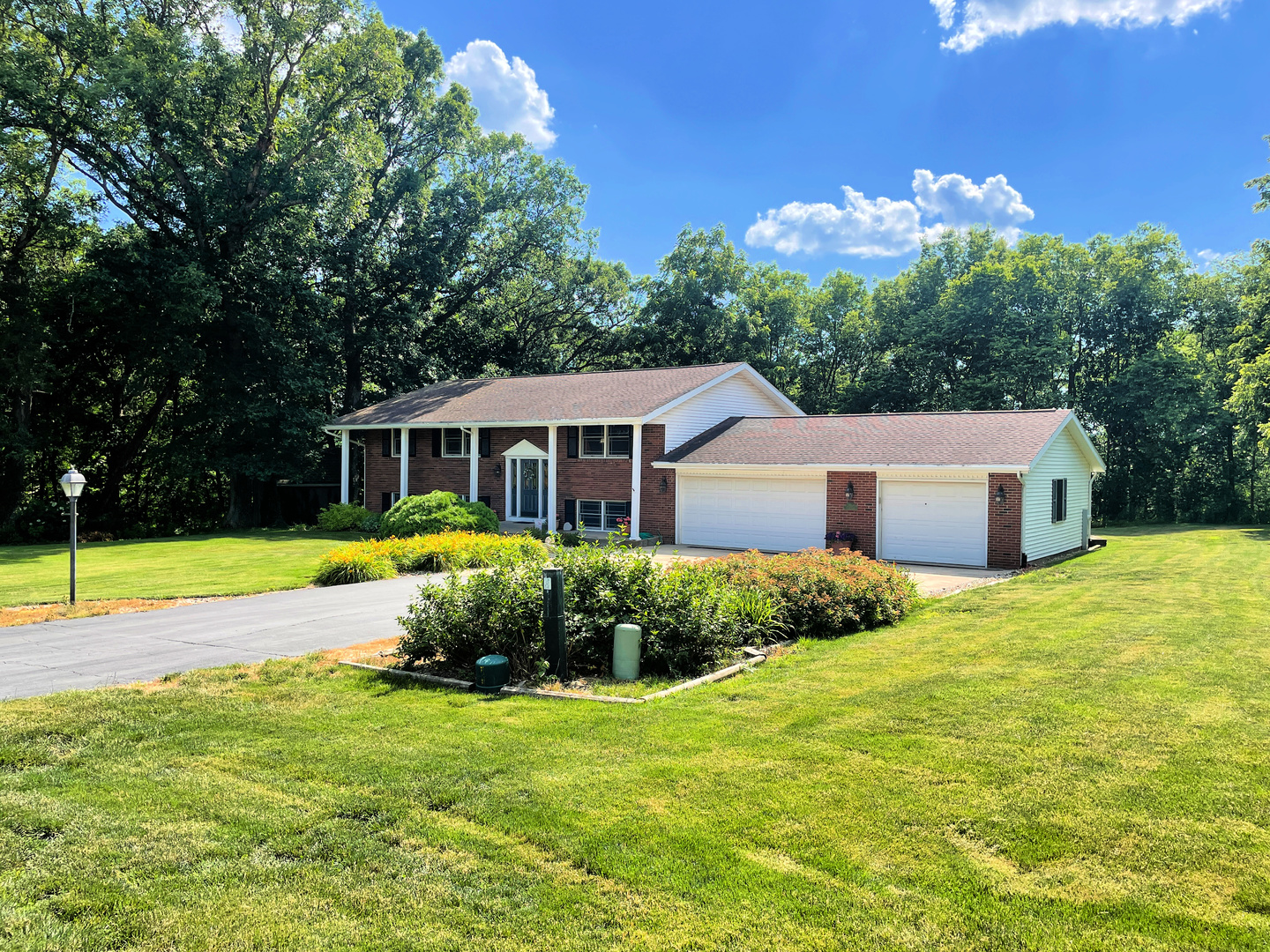 2521 East 1669th Road Ottawa, IL 61350 - Photo 3 of 45