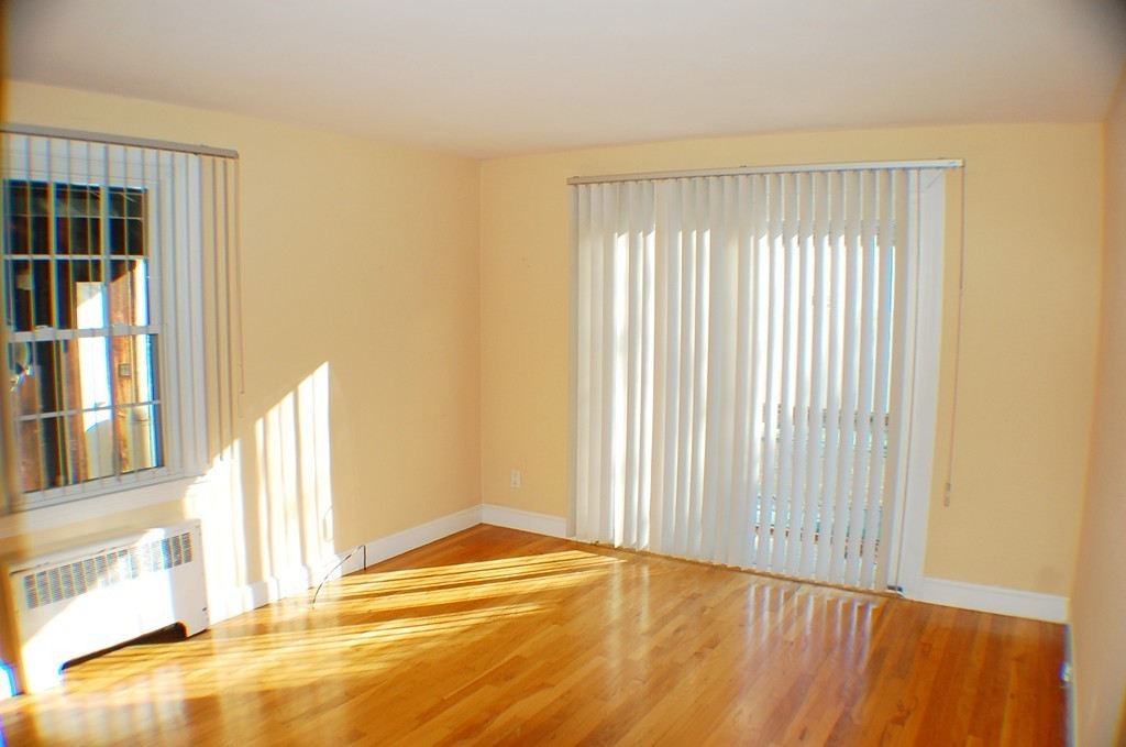 82 Russell Road Framingham, MA 01702 - Photo 4 of 24 Gallery Image 4