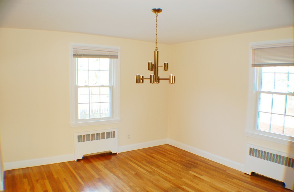 82 Russell Road Framingham, MA 01702 - Photo 5 of 24 Gallery Image 5