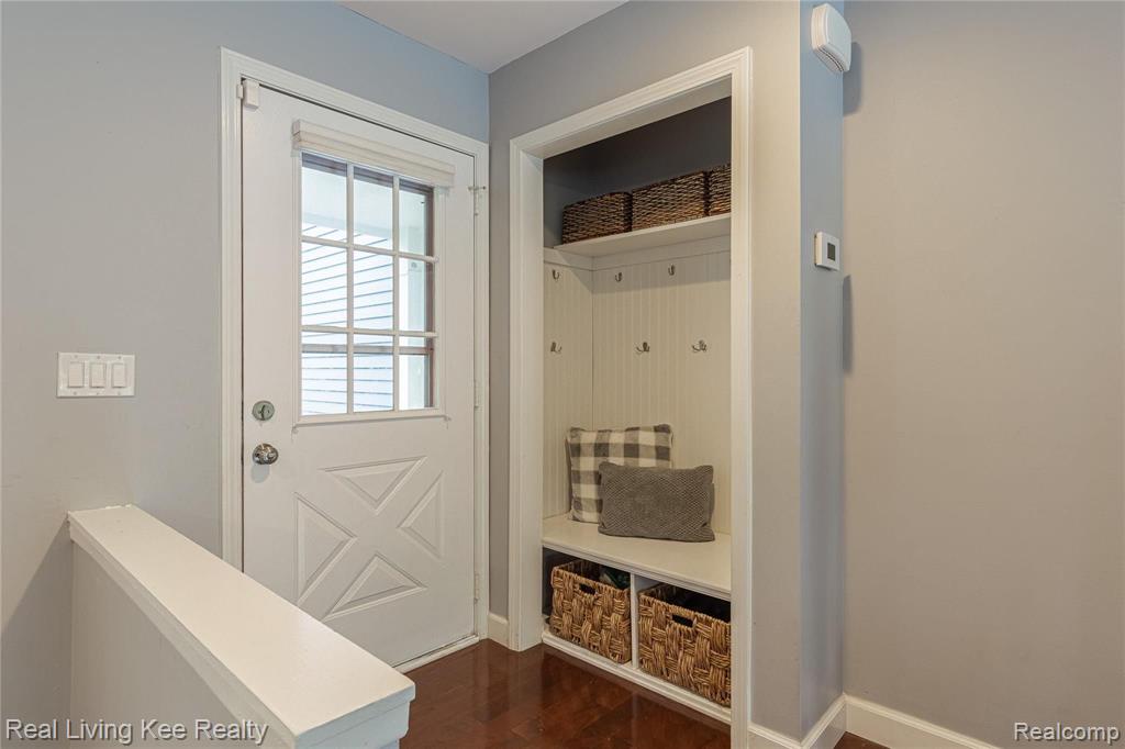 2260 North Fairview Lane Rochester Hills, MI 48306 - Photo 5 of 38