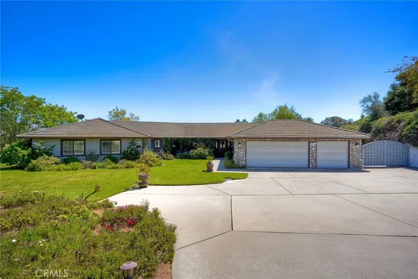 $1,175,000 | 1923 Vista Del Norte, Fallbrook, CA 92028