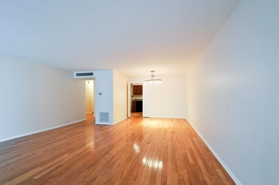 6033 North Sheridan Road, Unit 6G Chicago, IL 60660 - Photo 3 of 10