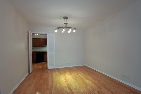 6033 North Sheridan Road, Unit 6G Chicago, IL 60660 - Photo 5 of 10