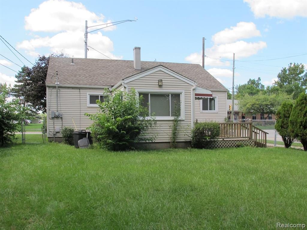 2574 Greenfield Road Berkley, MI 48072 - Photo 2 of 11