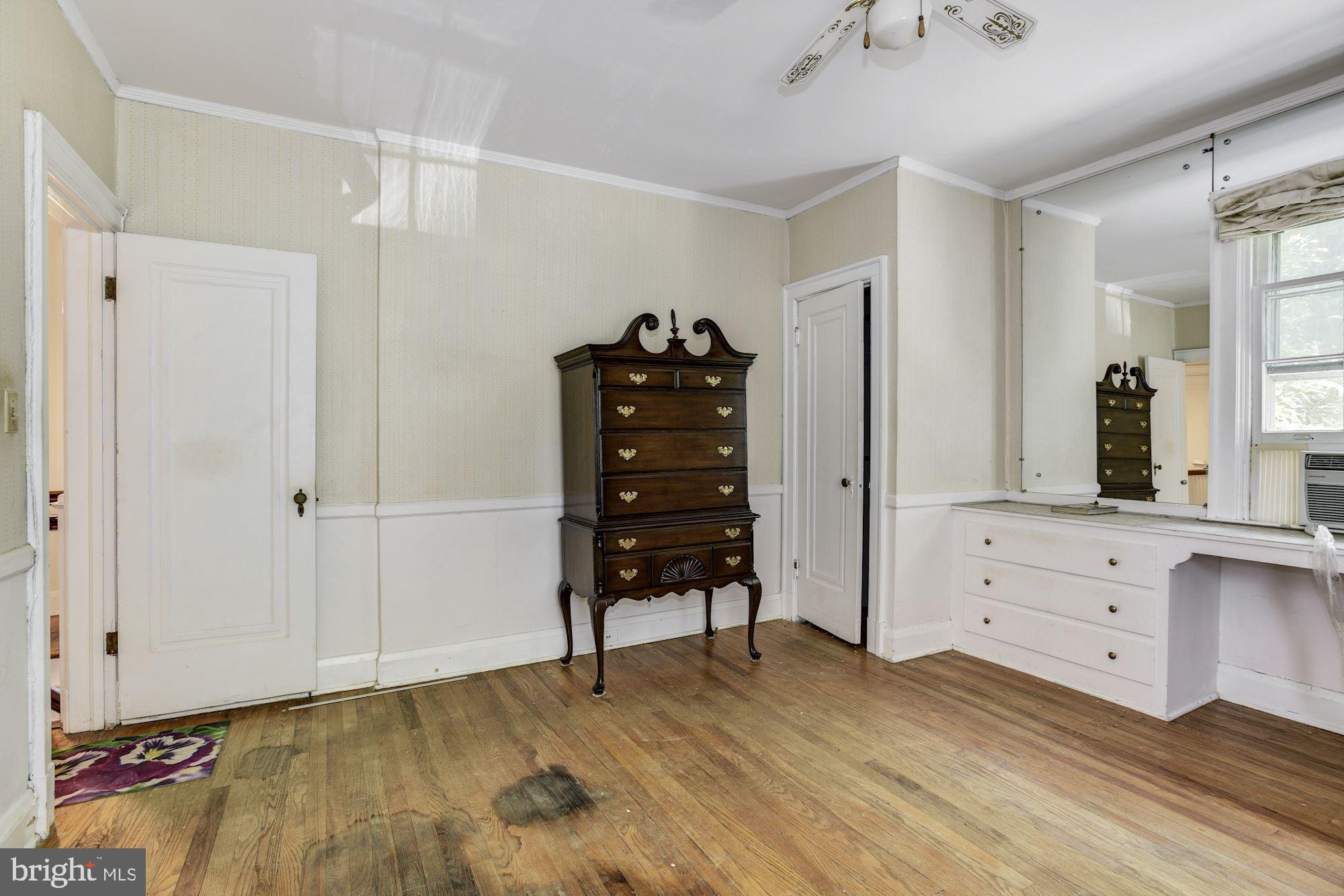 617 Nottingham Road Baltimore, MD 21229 - Photo 15 of 26 Master Bedroom