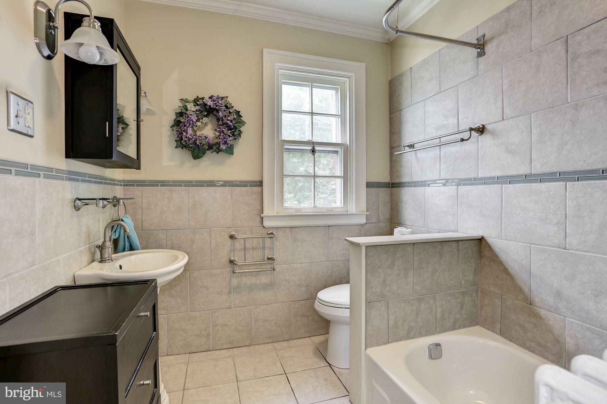617 Nottingham Road Baltimore, MD 21229 - Photo 16 of 26 Full Bath