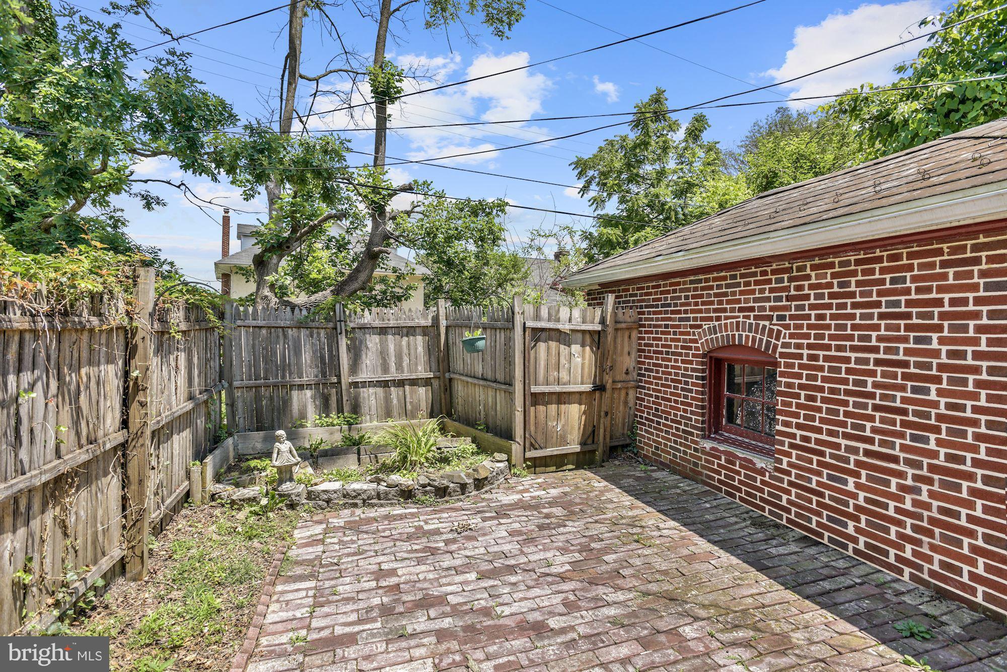 617 Nottingham Road Baltimore, MD 21229 - Photo 22 of 26 Fenced Rear | Detached Garage