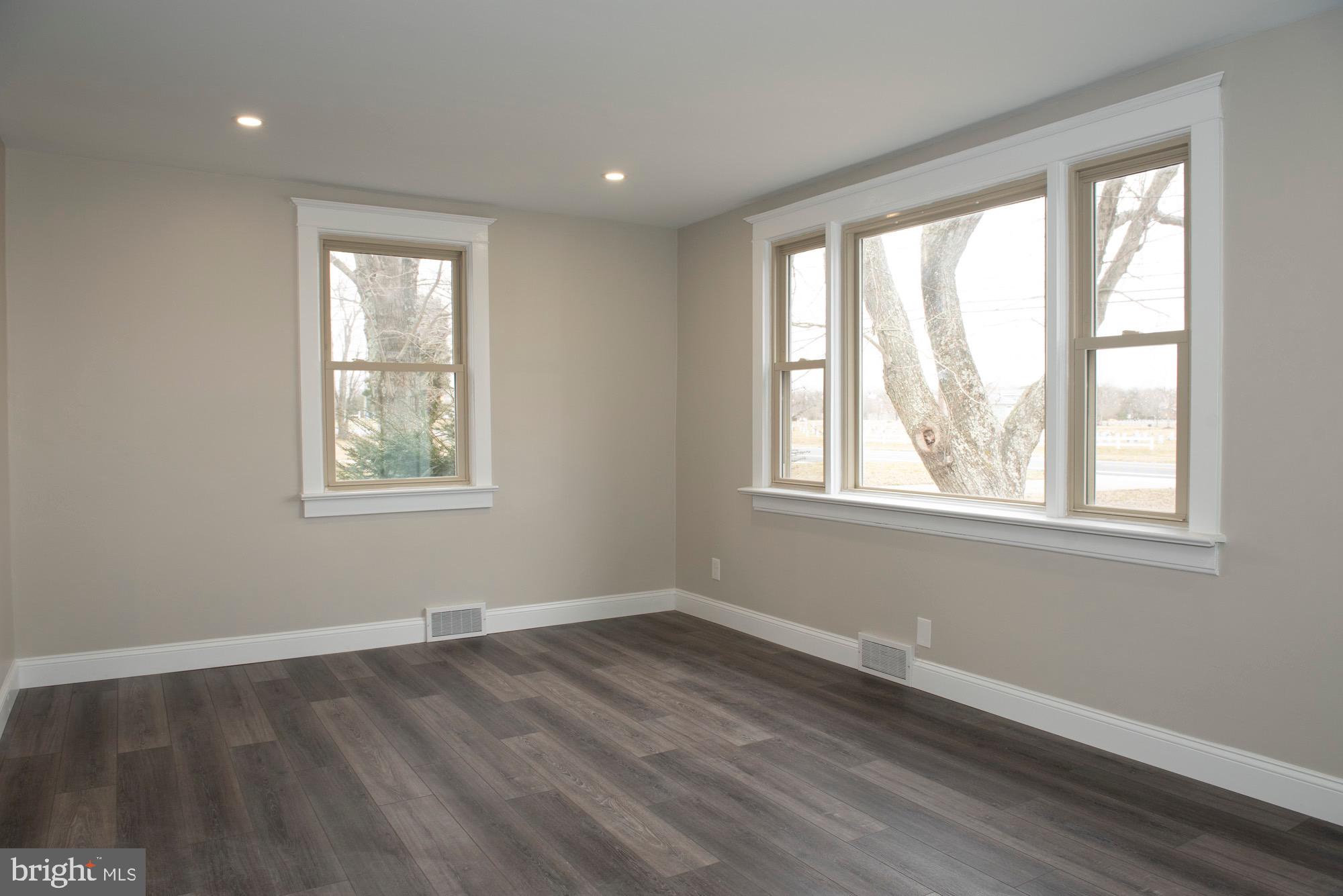 1069 Clayton Road Williamstown, NJ 08094 - Photo 3 of 31 Gallery Image 3