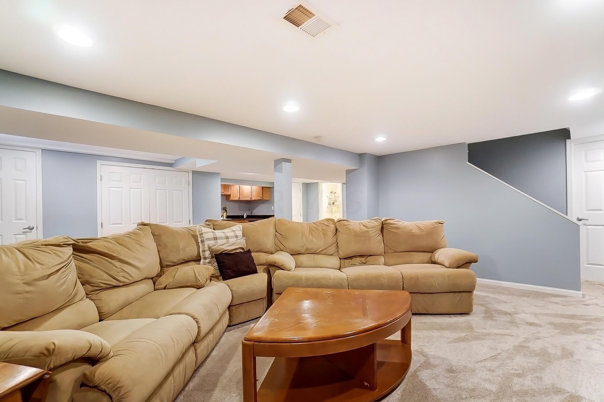 1200 Windham Road Columbus, OH 43220 - Photo 61 of 84 063