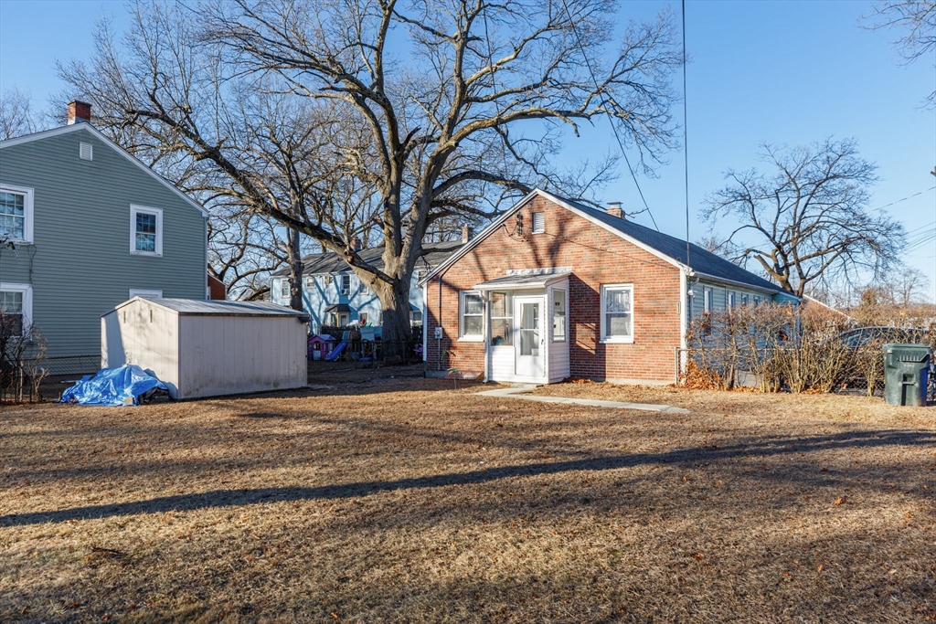 97-99 Fernwold Street Springfield, MA 01104 - Photo 4 of 32