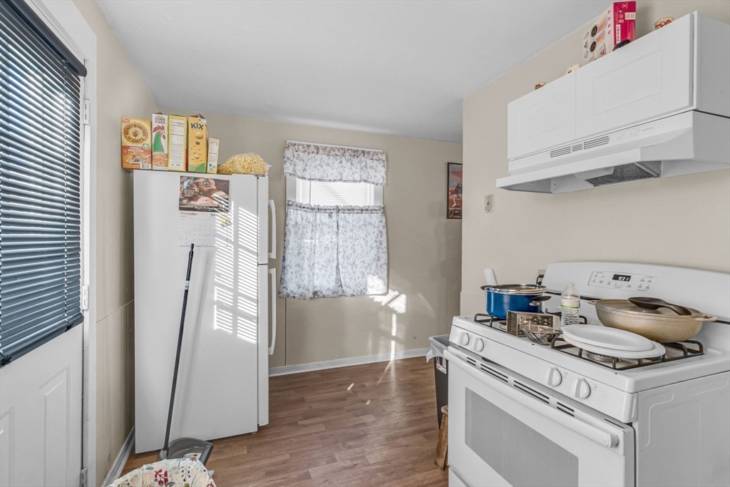 97-99 Fernwold Street Springfield, MA 01104 - Photo 10 of 32