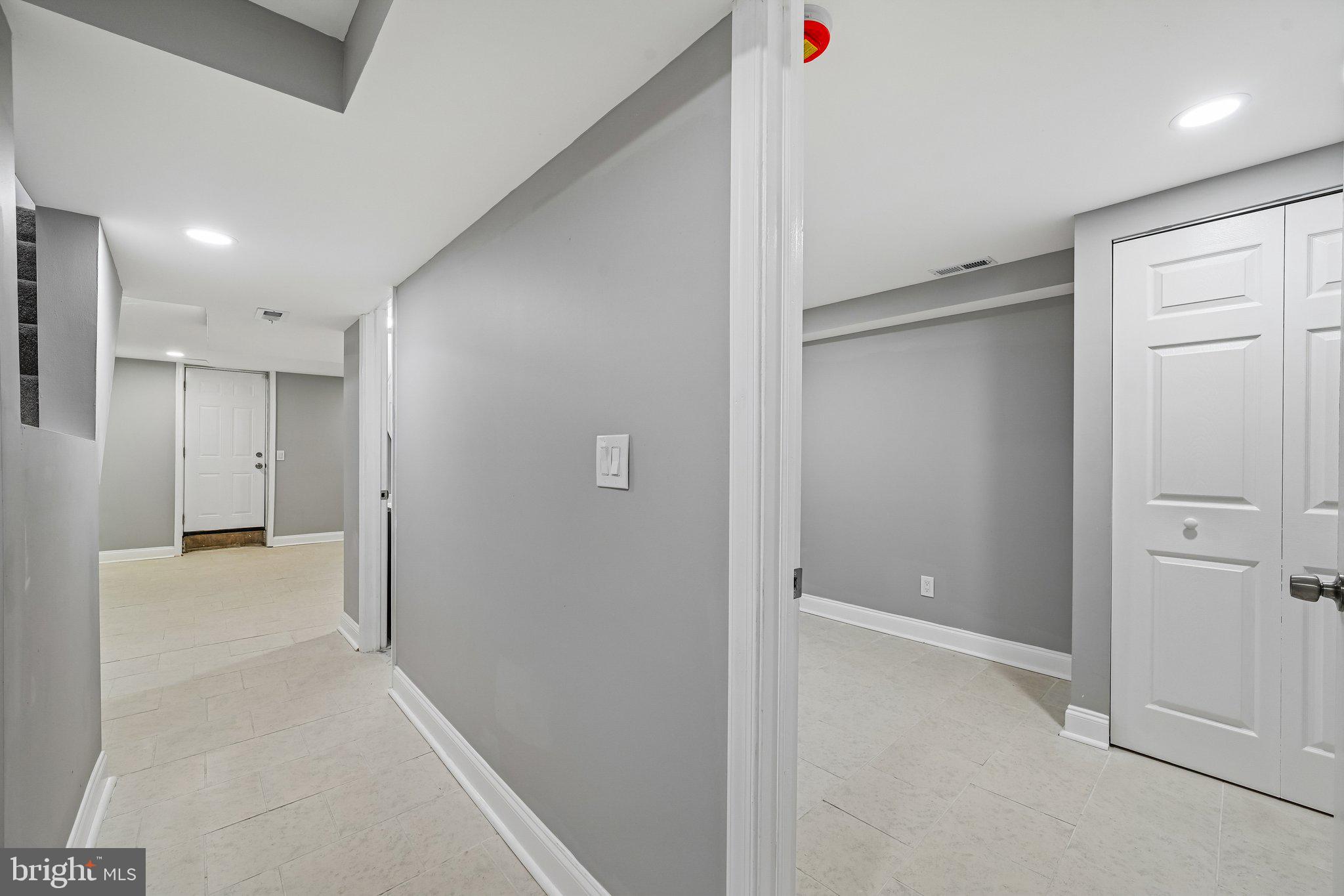 628 Roundview Road Baltimore, MD 21225 - Photo 35 of 43