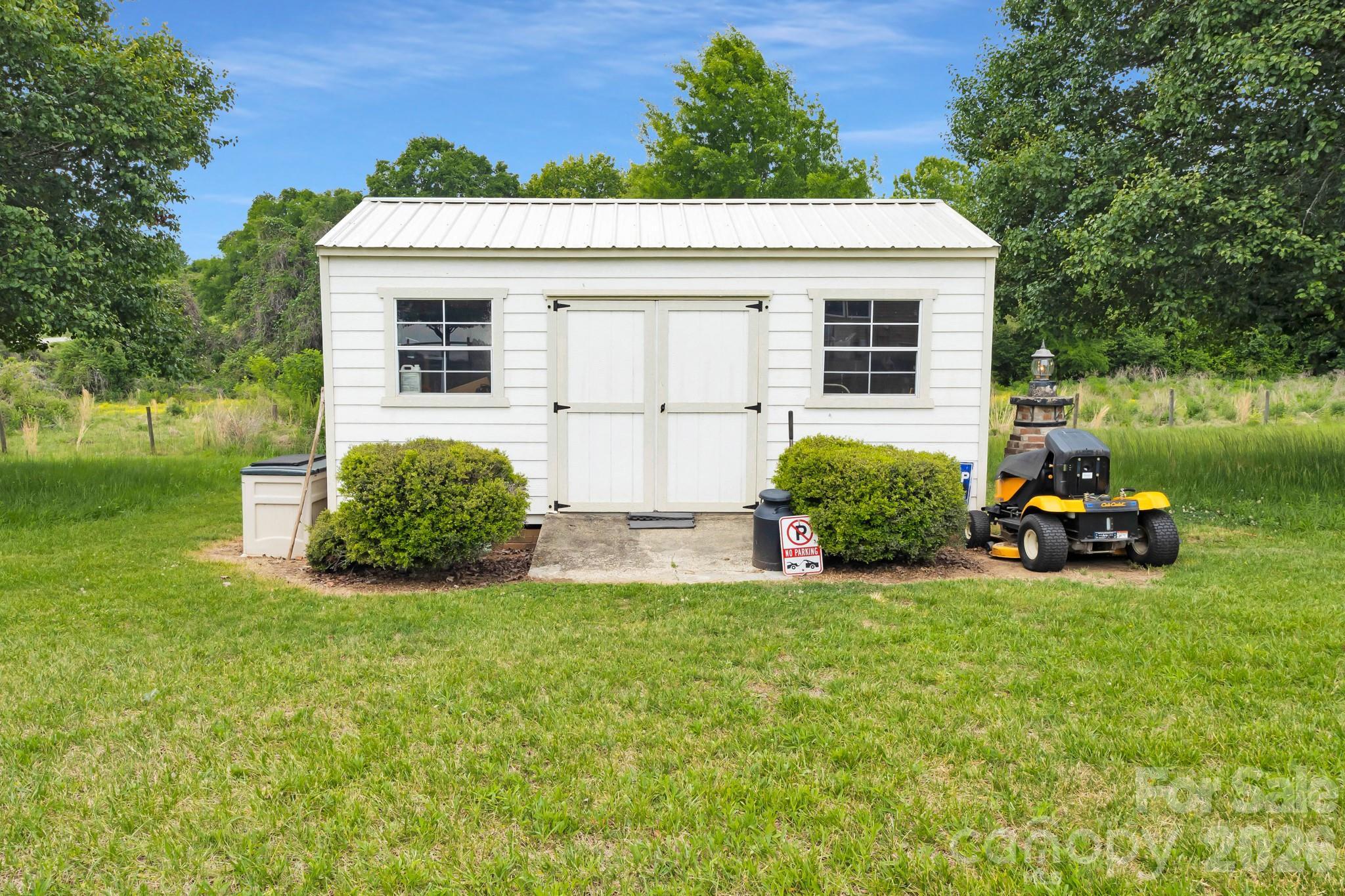 1677 Jennings Road Olin, NC 28660 - Photo 5 of 24