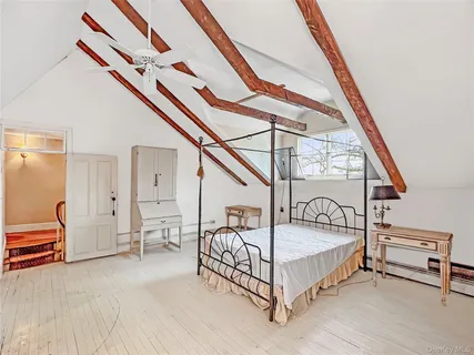 $999,888 | 118 Shelter Rock Road, Roslyn, NY 11576