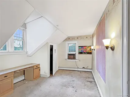 $999,888 | 118 Shelter Rock Road, Roslyn, NY 11576