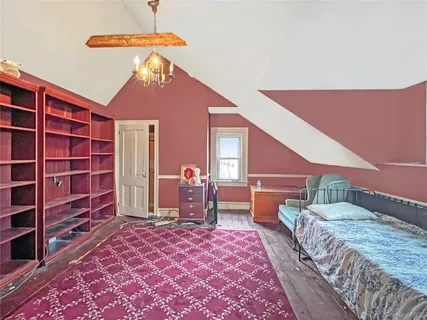 $999,888 | 118 Shelter Rock Road, Roslyn, NY 11576