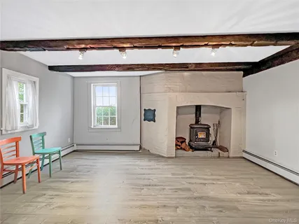 $999,888 | 118 Shelter Rock Road, Roslyn, NY 11576