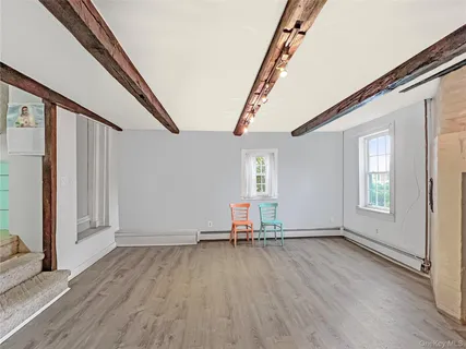 $999,888 | 118 Shelter Rock Road, Roslyn, NY 11576