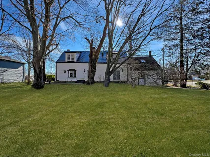 $999,888 | 118 Shelter Rock Road, Roslyn, NY 11576