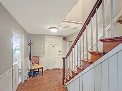 $999,888 | 118 Shelter Rock Road, Roslyn, NY 11576