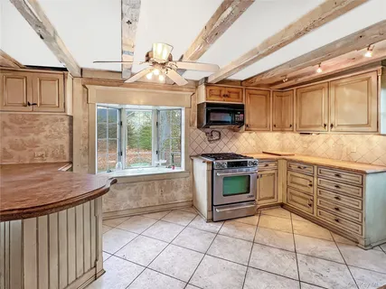 $999,888 | 118 Shelter Rock Road, Roslyn, NY 11576