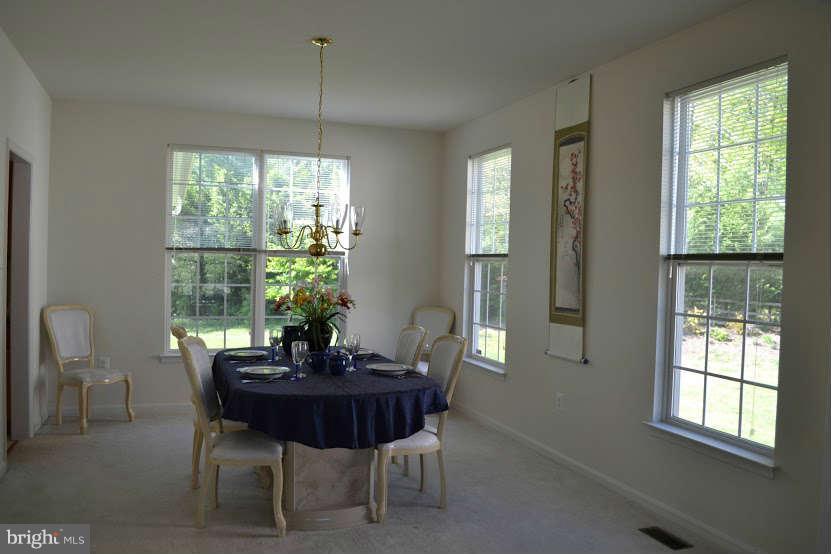 2305 Manor Spring Terrace Silver Spring, MD 20906 - Photo 6 of 22 Dining Room