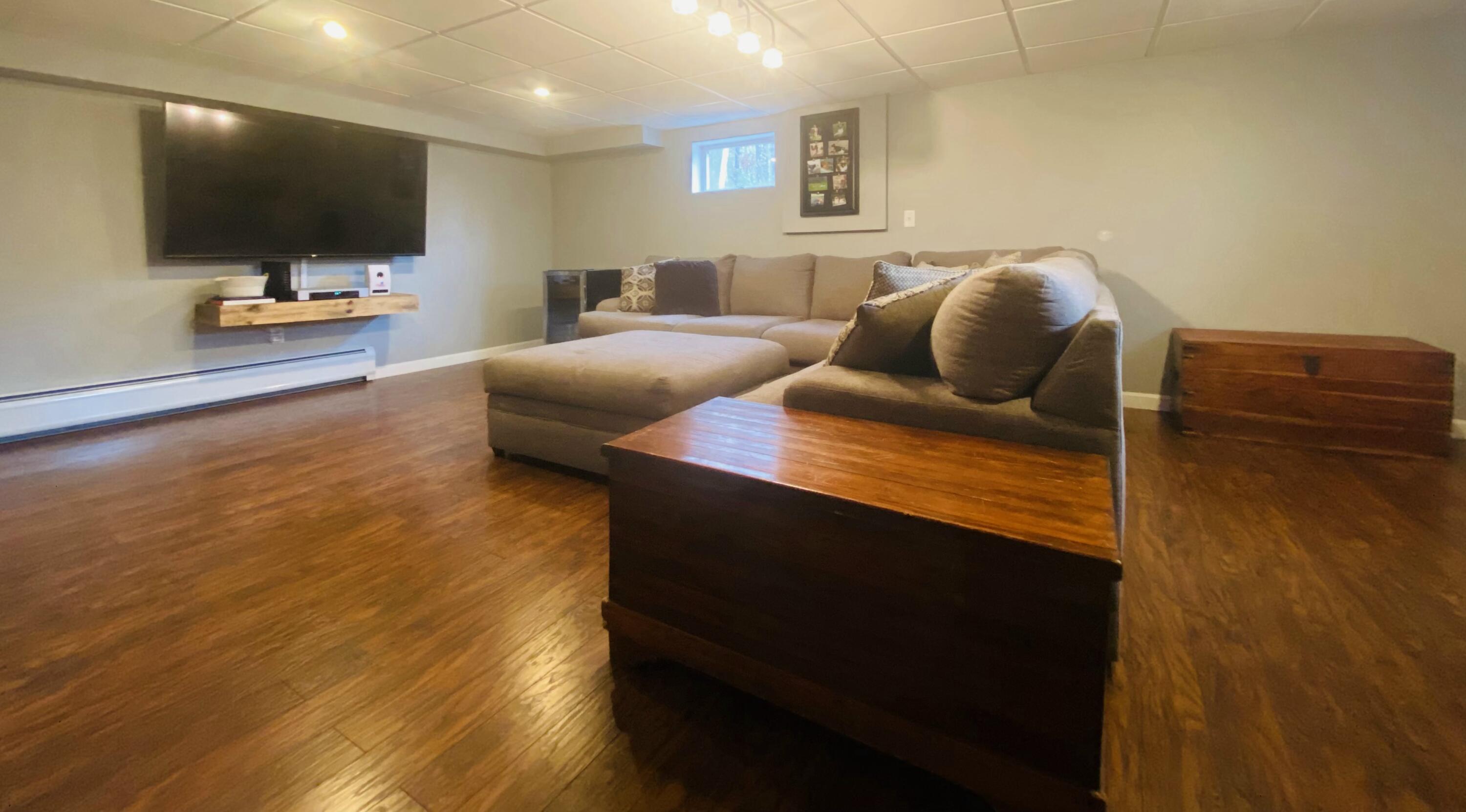 362 Mann Hill Road Holden, ME 04429 - Photo 28 of 30 Family Room/Living Room