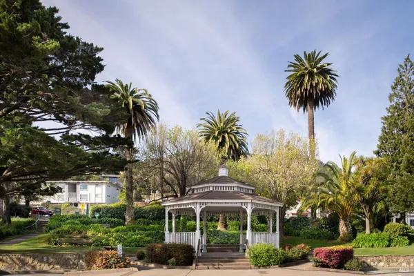 $3,395,000 | 35 Palm Avenue, Corte Madera, CA 94925