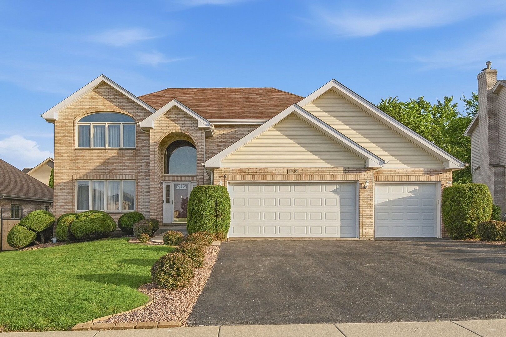 1249 Parliament Street Crete, IL 60417 - Photo 2 of 40