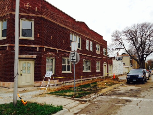 5259 West Roscoe Street Chicago, IL 60641 - Photo 2 of 13