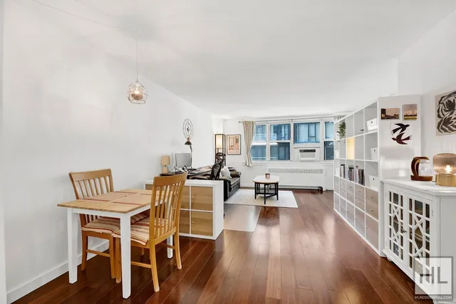 $419,000 | 240 East 35th Street, Unit 5C | Murray Hill