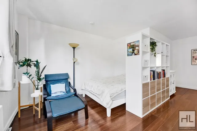 $419,000 | 240 East 35th Street, Unit 5C | Murray Hill